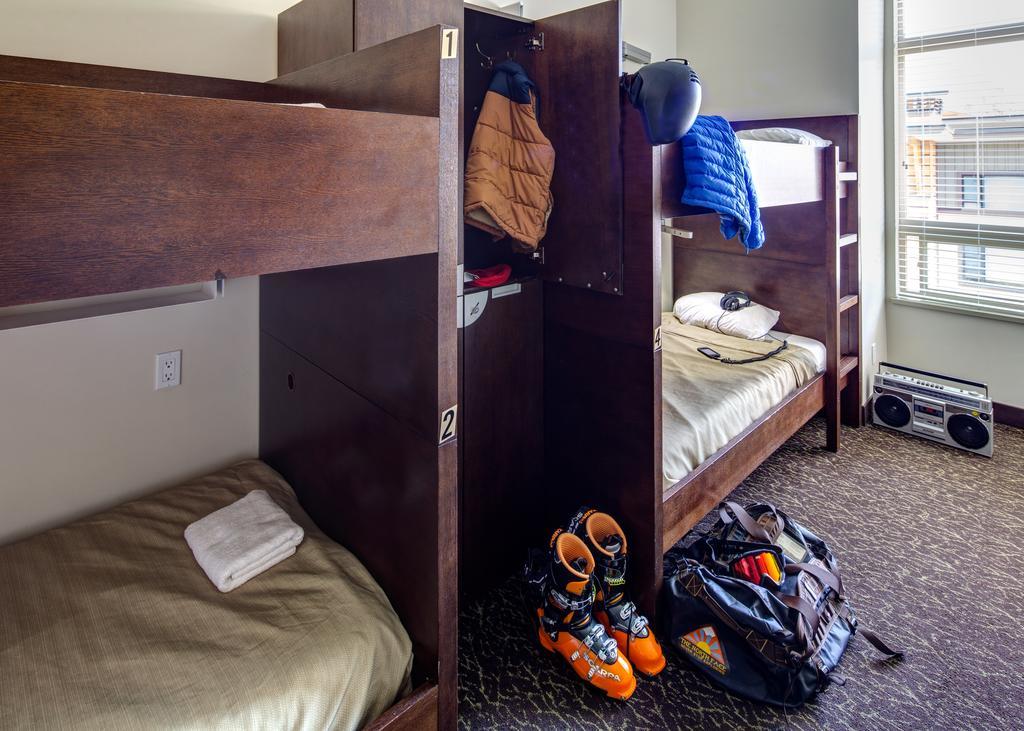 Hi Whistler - Hostel Экстерьер фото